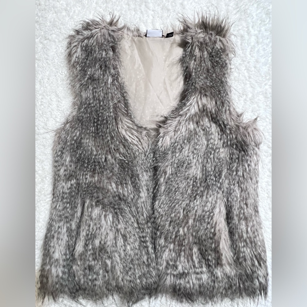 Allen B. by Allen Schwartz Faux Fur Vest. Size S.